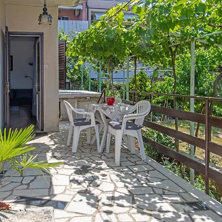 With Parking Space - 23336 Pula