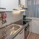 Apartmán With Parking Space - 23336 Pula